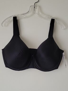 Chantelle Women's Comfort Chic Back Smoothing T-Shirt Bra in Black- Size 38G